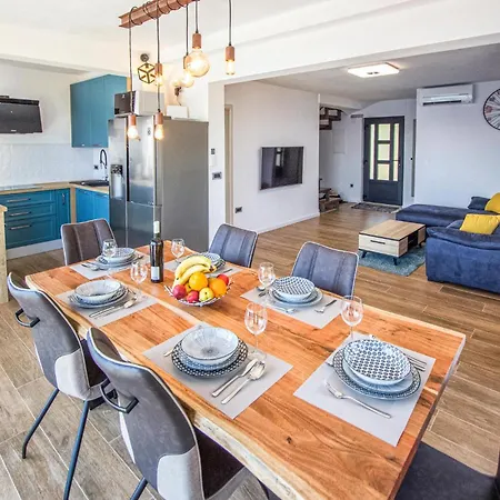 In With Wifi * Zavala