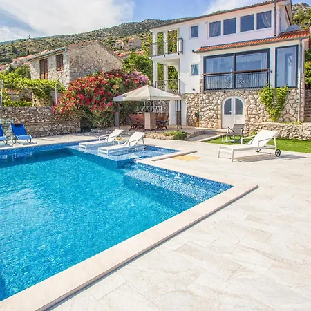 Сasa de vacaciones In With Wifi